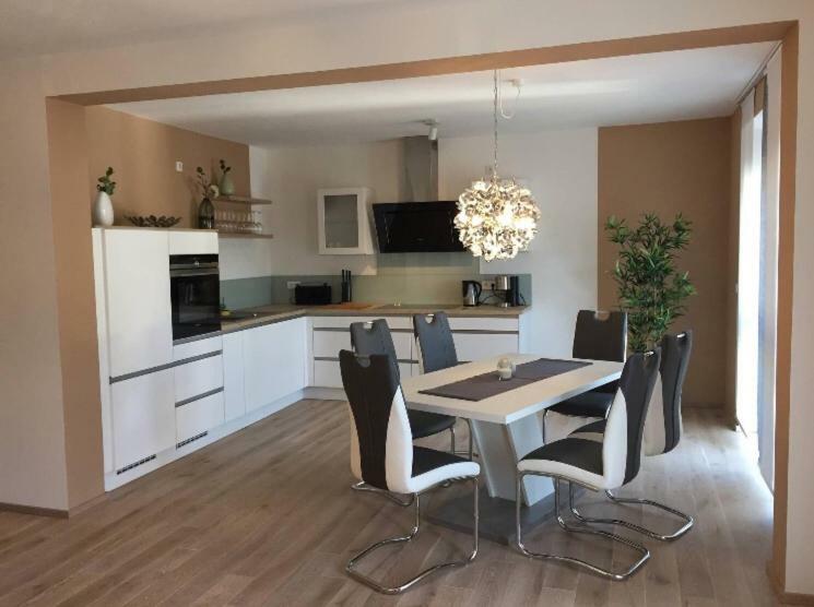 Koblenz Sued Exklusive Und Zentrale Designer Wohnung Esterno foto
